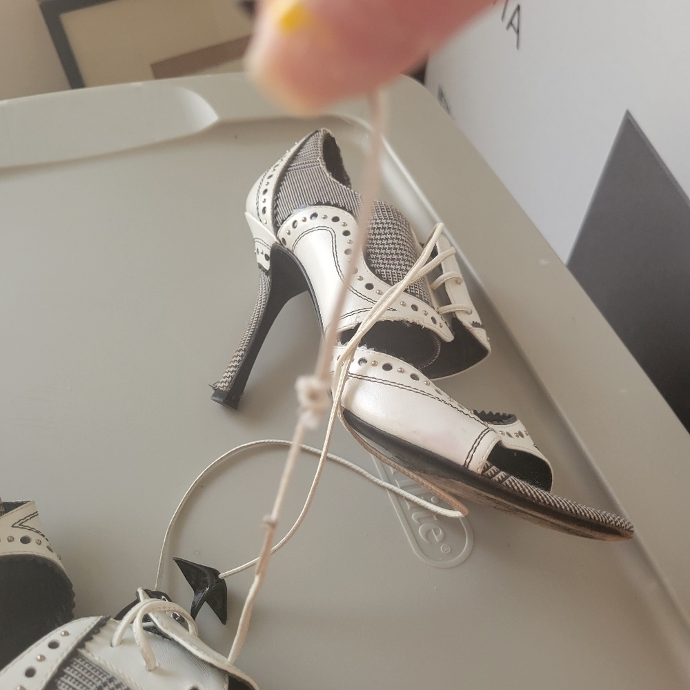 Shoes - Picture 7 of 10